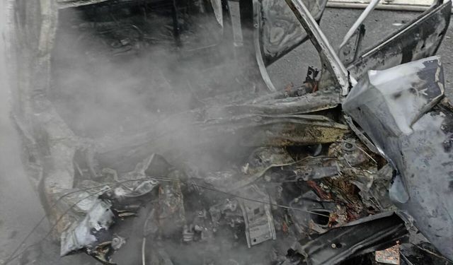 Otoyol'un Savaştepe Kesiminde Feci Kaza! Otomobil ile Tır Çarpıştı!
