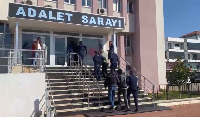 Ayvalık'ta Göçmen Kaçakçılığı Operasyonu: 3 Kişi Tutuklandı