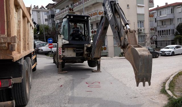 BASKİ Ayvalık'ta şebeke rehabilitasyonuna devam ediyor