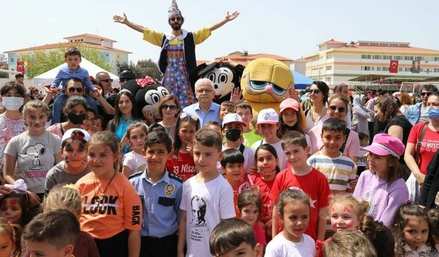 Burhaniye’de 23 Nisan Coşkusu! Çocuklar İçin Dolu Dolu Bir Bayram Programı Hazırlandı