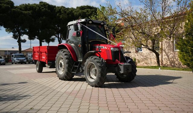 Gömeç Belediyesi'nden Park ve Bahçelere Güçlü Araç Takviyesi