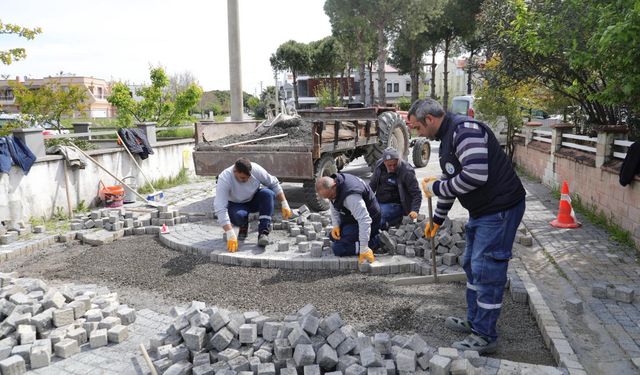 Burhaniye Belediyesi’nden İlçe Genelinde Hummalı Yol ve Altyapı Çalışmaları