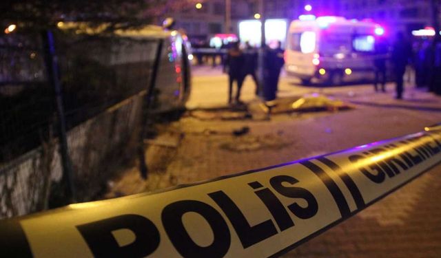 Balıkesir Dursunbey'de Kan Donduran Olay! 14 Yaşındaki Çocuk Babasını Bıçakladı!