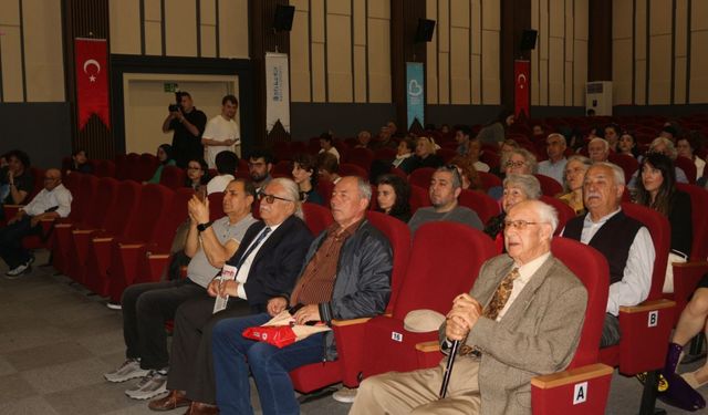 ÇYDD Balıkesir'de Sanatla Buluşturdu | Cumhuriyet Söyleşileri Sürüyor