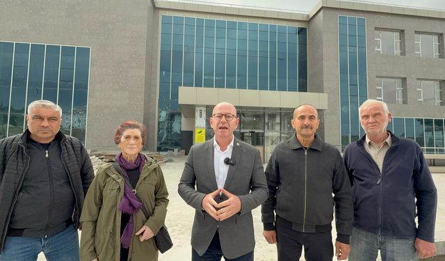 Serkan Sarı bitmeyen hastane inşaatından Mustafa Canbey'e sataştı