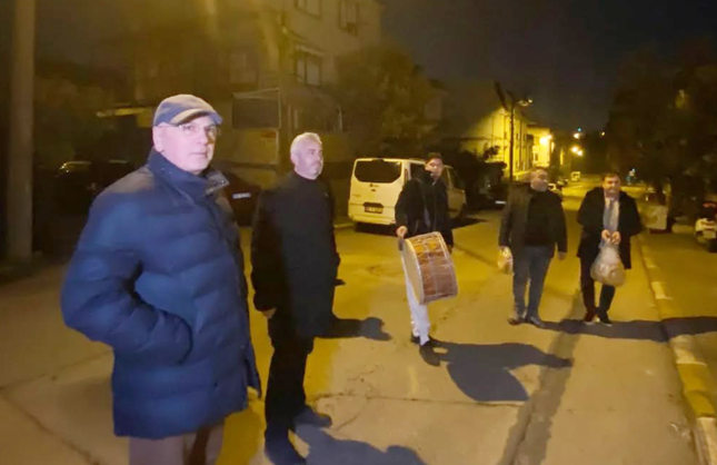 AK Parti Karesi’den Sakarya Mahallesi’nde Sahur Mesaisi