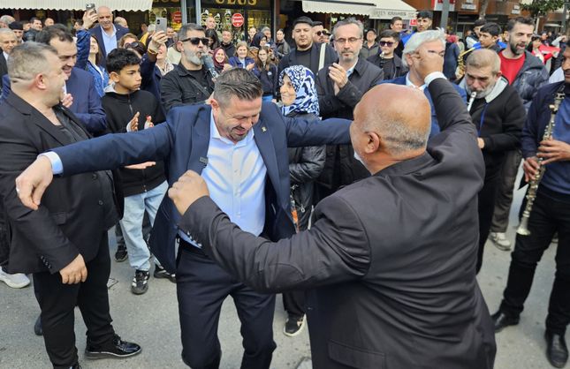 AK PARTİ İL BAŞKANI MEHMET AYDEMİR ROMAN KORTEJİNDE