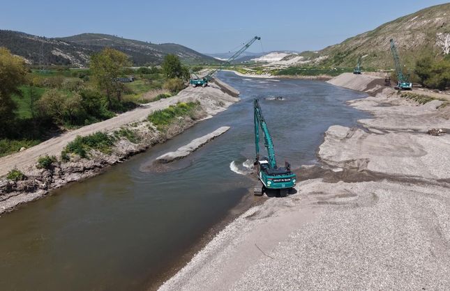 SİMAV ÇAYI'NDA TAŞKIN RİSKİNE KARŞI DEV HAMLE