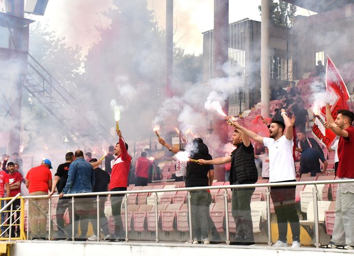 Play-Off Öncesi Destek Yağdı! Balıkesirspor Taraftarından Anlamlı Katılım