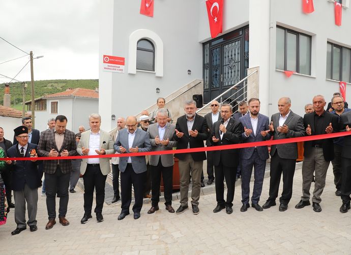 Kepsut’ta 1.5 Yılda Tamamlandı! Danahisar Camii Dualarla Açıldı