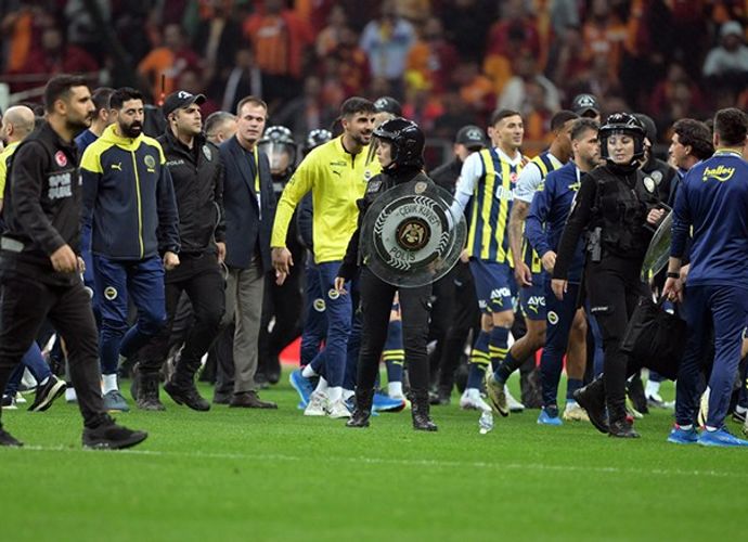 Olaylı Derbinin Ardından Şok Gelişme! İki Fenerbahçeli Hakkında Zorla Getirilme Kararı