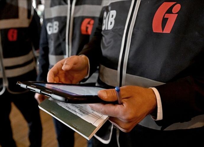 Vergi Yüzsüzleri Listesi Açıklandı! Milyarlarca Liralık Borçla Tanınmış İsimler Gündemde