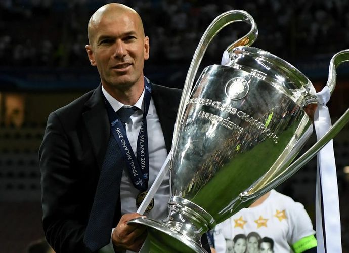 Zinedine Zidane Yıllar Sonra Sahalara Geri Dönüyor! Yeni Takımı Belli Oldu!