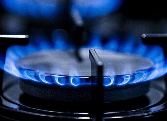 Hürmüz Boğazı Gerilimi Doğal Gaz Piyasalarını Vurdu: Fiyatlar Yüzde 5 Yükseldi!