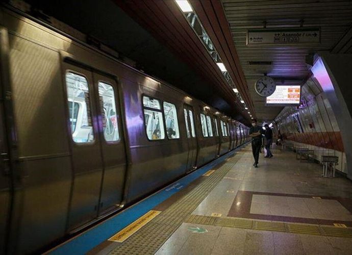 Son Dakika: Taksim Metrosu'nda Yangın Paniği! M2 Hattı Taksim İstasyonu Girişi Kapatıldı mı? İşte Son Durum...