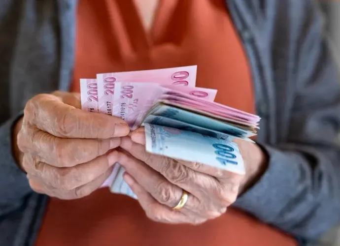 Emeklilikte "Üçlü Sistem" Bitiyor! Artık Herkes Aynı Formülle Maaş Alacak: Bağ-Kur'lu Esnafa 5 Yıl Erken Emeklilik!