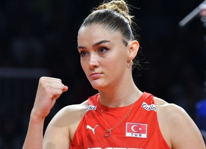 Zehra Güneş Türkiye - Fransa Maçında Neden Yok, Sakat mı? Zehra Güneş Milli Takım Kadrosuna Ne Zaman Dönecek?