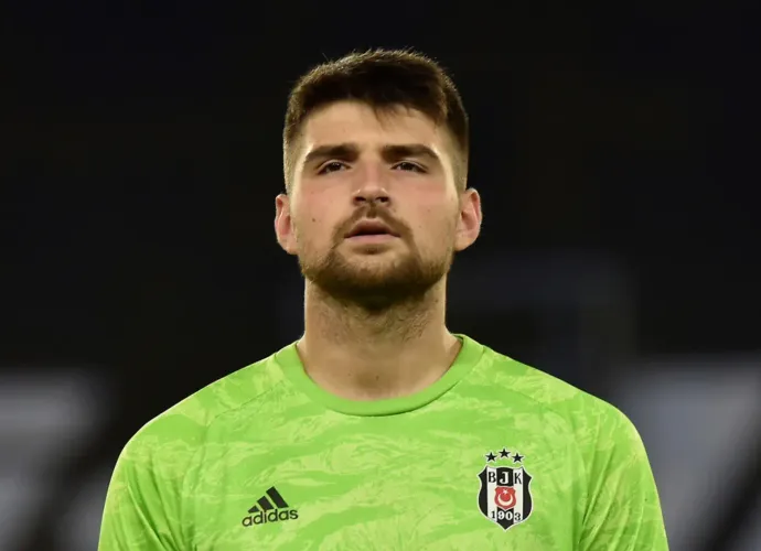 Kartal'da Yeni Sezon Planı Netleşti! Beşiktaş Kaleye Yabancı İsim Arıyor: Ersin Destanoğlu Belçika Yolcusu mu?