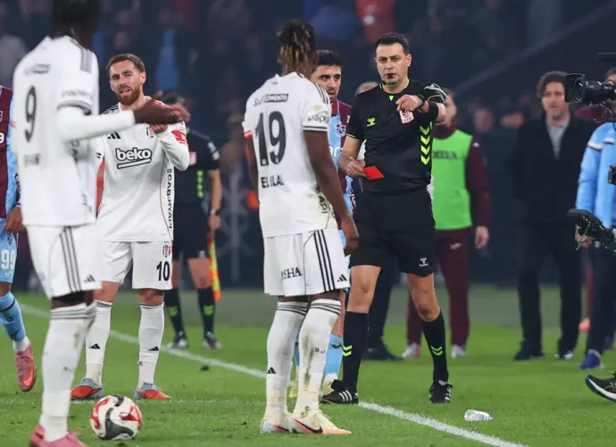 PFDK Kararını Açıkladı: El Bilal Toure’ye 2 Maç Men Cezası