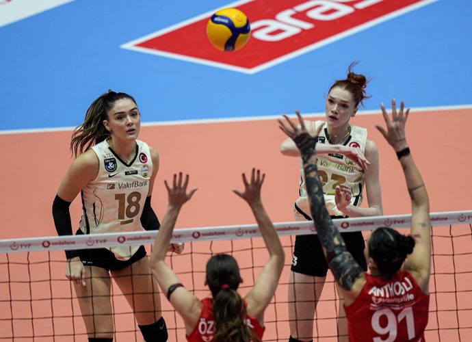 VakıfBank Aras Kargo Deplasmanında 3-0 Kazandı!
