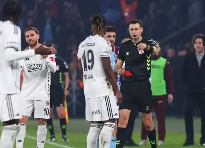 SON DAKİKA | Süper Lig’de VAR Kayıtları Yayınlandı: El Bilal Touré’nin Kırmızı Kart Diyaloğu Ortaya Çıktı