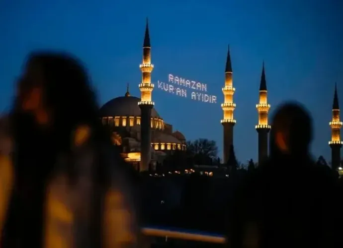 2026 Kadir Gecesi Ne Zaman? Bin Aydan Daha Hayırlı Olan O Gece Hangi Güne Denk Geliyor?