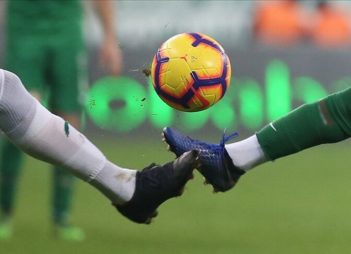 Süper Lig’de Transfer İçin Geri Sayım Başladı! TFF Tarihi Açıkladı, Kulüpler İmzaları Yetiştirmek İçin Zamanla Yarışıyor
