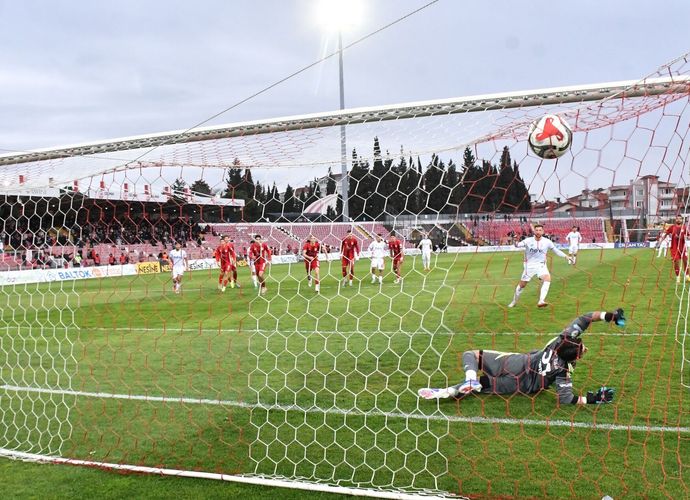Balıkesir Derbisinde Kazanan Ayvalık Oldu! Ayvalıkgücü Belediyespor, Balıkesirspor’u Kendi Evinde Devirdi: 1-2