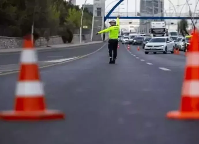 İlber Ortaylı’ya Son Veda: Fatih’te Yarın Yollar Kapanıyor! İstanbul Emniyeti Duyurdu: Kapanacak Yollar ve Alternatifler