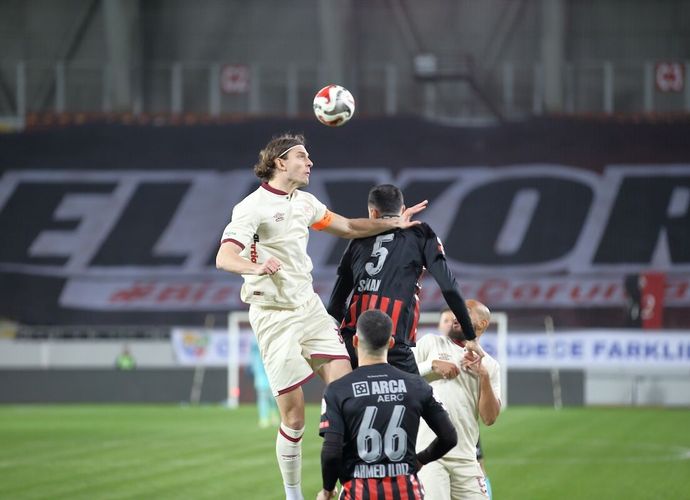 Bandırmaspor Deplasmanda Güldü! Mamadou Fall Galibiyeti Getirdi! Çorum FK'yı 1-0 Mağlup Etti!