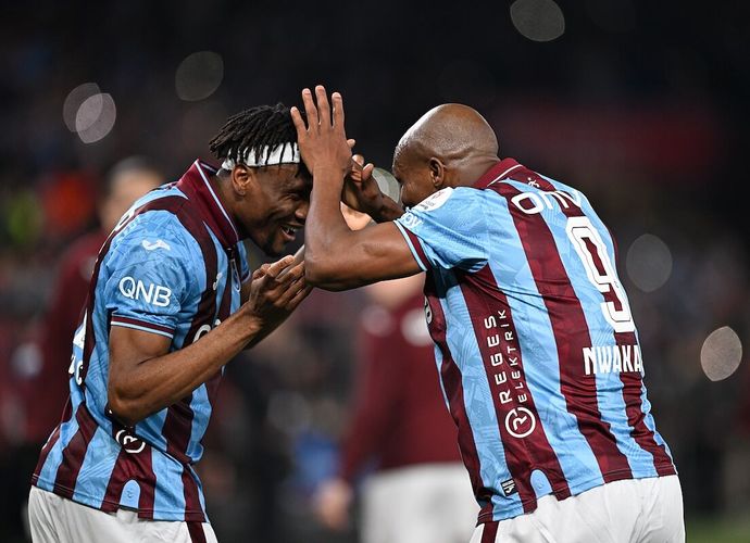 Galatasaray Karadeniz'de Yara Aldı! Trabzonspor Derbiden Zaferle Çıktı!