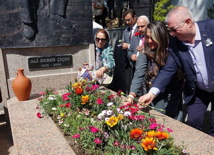 Halk Ozanı Ali Ekber Çiçek Vefatının 20. Yılında Edremit’te Anıldı