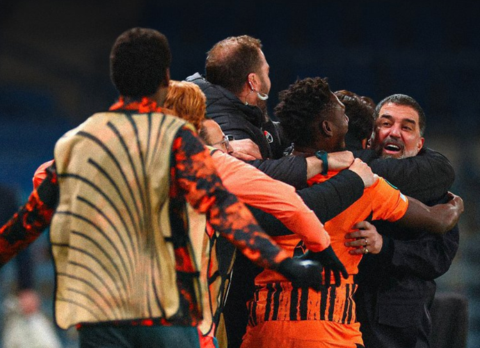 Arda Turan Avrupa'da Tarih Yazıyor! Shakhtar Donetsk Yarı Finalde!