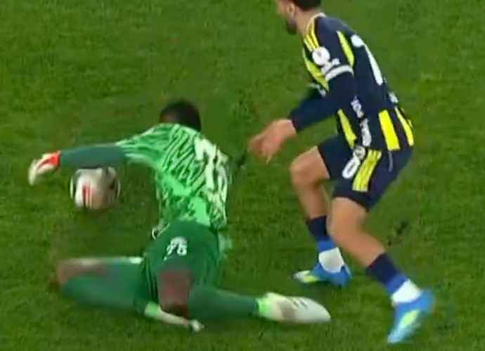 Fenerbahçe - Çaykur Rizespor Maçında Kural Hatası Var mı? Maç Tekrar Edilecek mi?