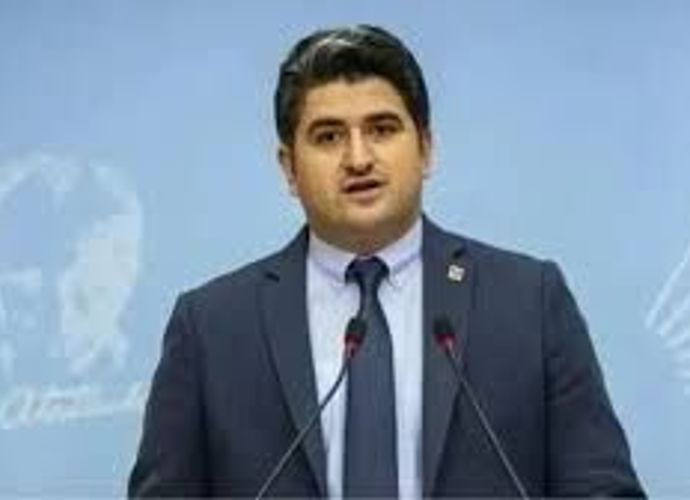 İstanbul'da Siyaset Depremi! Onursal Adıgüzel Gözaltına Alındı: Ataşehir Belediyesi'nde Yolsuzluk Operasyonu