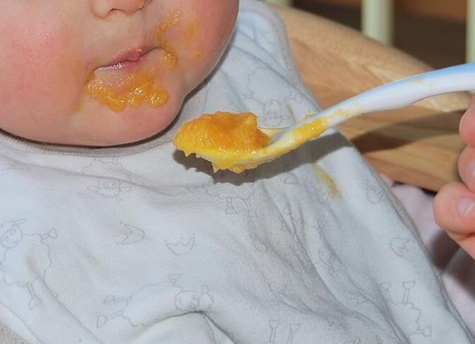 Avrupa’da Bebek Maması Alarmı: Fare Zehri Tespit Edildi! Ünlü Marka Ürünlerini Geri Çağırıyor