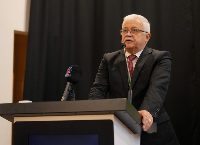 Ali Kemal Deveciler Yeniden Çevreci Belediyeler Birliği Başkanı Seçildi!
