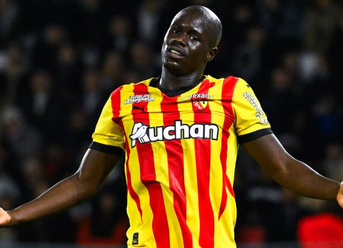 Fenerbahçe'den Defans Hattına Malang Sarr Takviyesi! Transferde Sıcak Saatler: İmza An Meselesi!