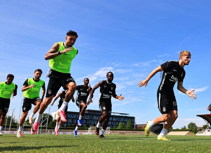 Beşiktaş Slovakya'da Perdeyi Galibiyetle Açtı! Hazırlık Maçında Gyirmot'u 2-1 Mağlup Etti! Golleri Kim Attı?