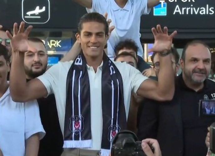 Beşiktaş'ın Yeni Kalecisi Doğan Alemdar İstanbul'a Ayak Bastı... İşte İlk Görüntüler!