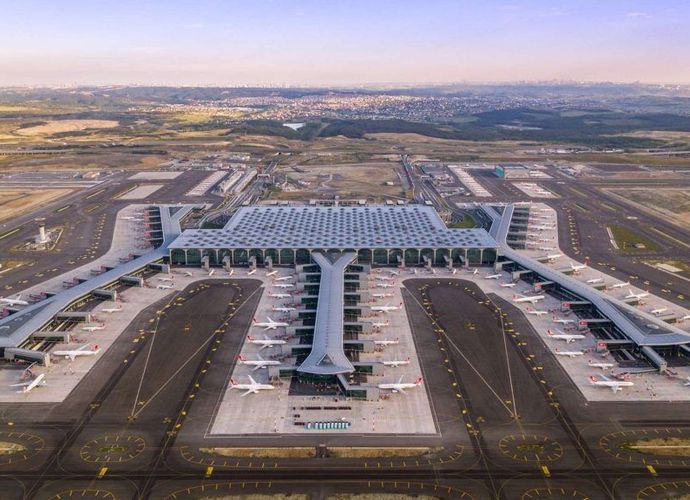 Rekor Üstüne Rekor! İstanbul Havalimanı Günlük 1623 Uçuşla Londra, Paris ve Amsterdam'ı Solladı!