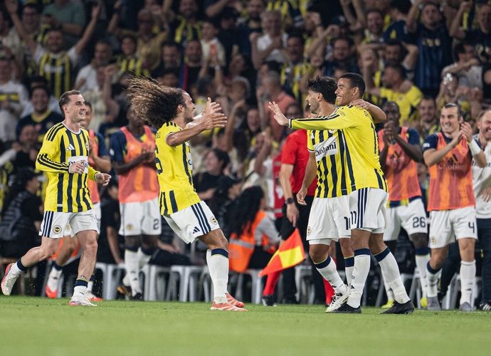 Fenerbahçe Tur Kapısını Araladı! Sturm Graz'ı 2-0'la Geçti!