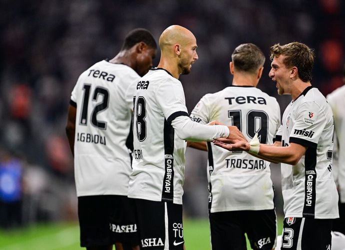 Dolmabahçe'de İlk Yarı Sona Erdi! Beşiktaş Eyüpspor Karşısında Cerny İle 1-0 Önde!