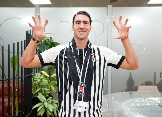 Dusan Vlahovic Beşiktaş Hradec Kralove Maçında Oynayacak mı? UEFA Kadro Listesinde Var mı?
