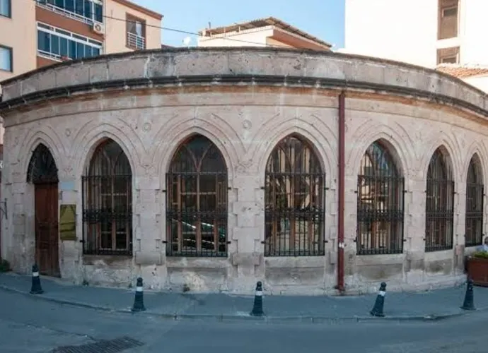 Balıkesir'de 730 Yıllık Miras Yeniden Canlandı! Karesi Bey Türbesi Ziyarete Açıldı!