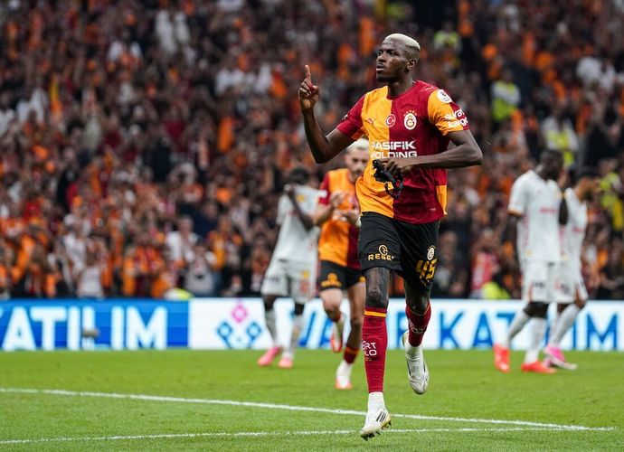 Galatasaray Geri Döndü, Göztepe’yi 3-2 Mağlup Etti! Osimhen Maça Damga Vurdu
