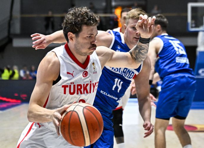 12 Dev Adam Tutulamıyor! A Milli Basketbol Takımı İzlanda Deplasmanında Parkeyi Yıktı: 8'de 8 Yaparak Tarih Yazdık!