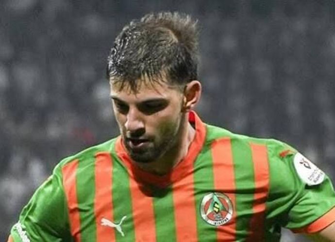 Beşiktaş Gece Yarısı TFF'ye Bildirdi! Ümit Akdağ İle 4 Yıllık Sözleşme İmzalandı