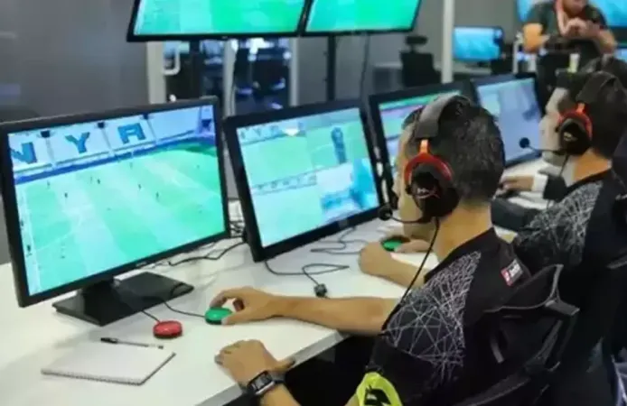 Yabancı VAR Hakemleri Maç Başına Ne Kadar Kazanıyor? TFF’nin Ödediği Ücret İçin Çarpıcı İddia!