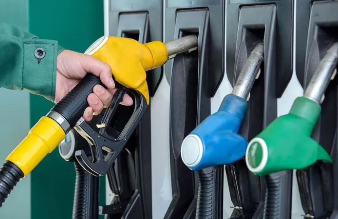 5 Eylül Akaryakıt Fiyatları Ne Kadar? Akaryakıt Zammından Sonra Benzin, Motorin Ve LPG Litre Fiyatı Kaç TL Oldu?